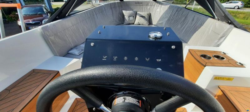 Corsiva 650 TENDER
