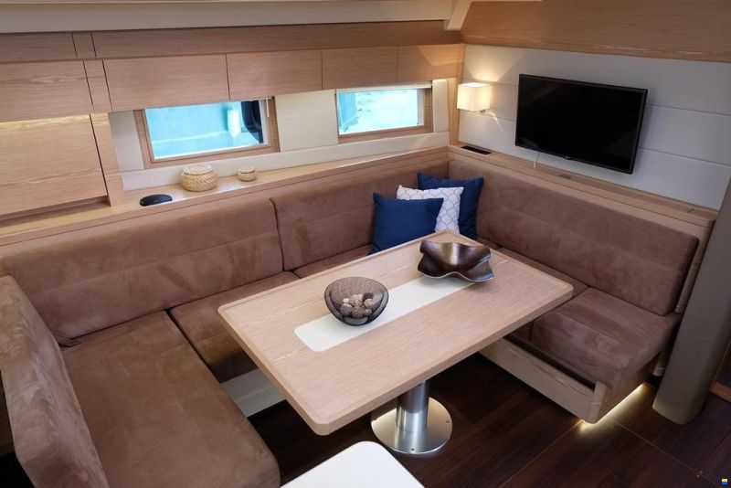 Hanse 588