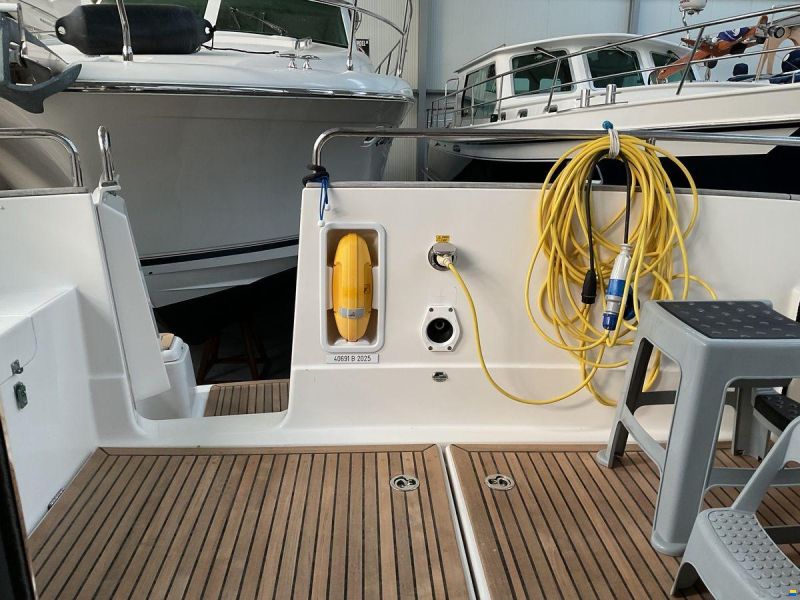 Nimbus 380 Commander