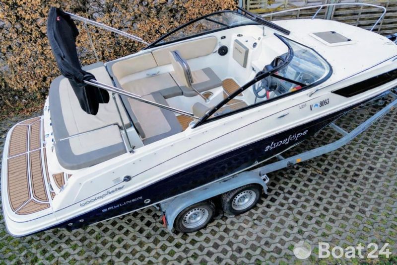 Bayliner VR 5 Cuddy