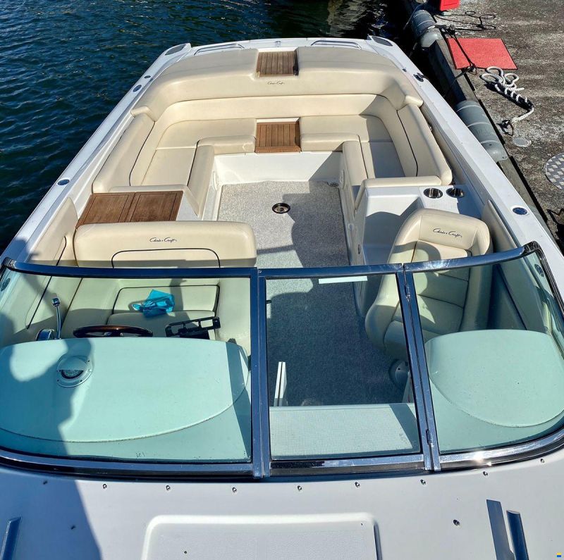 Chris Craft Corsair 28