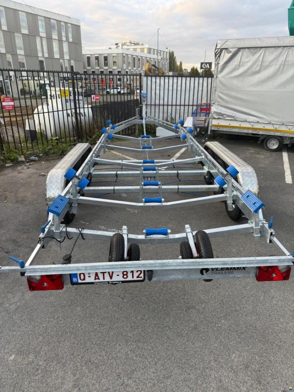 Sea Ray SDX 250