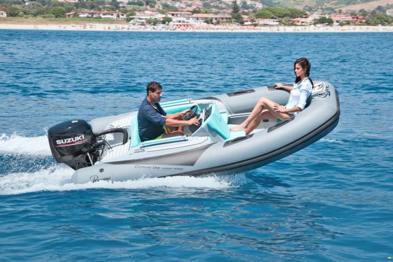 Ranieri Cayman One Luxuary Tender