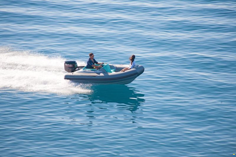 Ranieri Cayman One Luxuary Tender