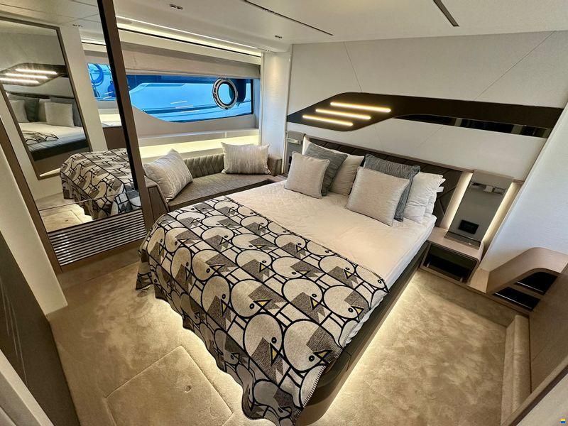 Sunseeker Predator 60 Evo
