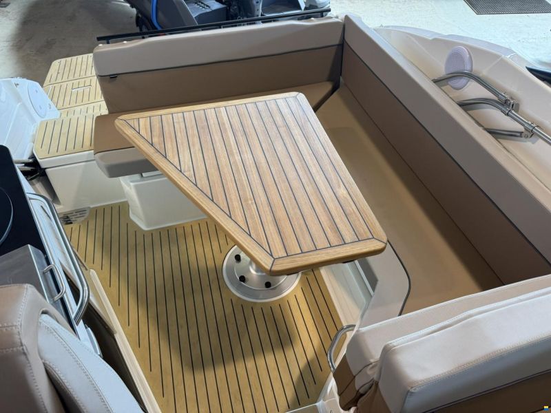 Quicksilver Activ 805 Cruiser mit 250PS