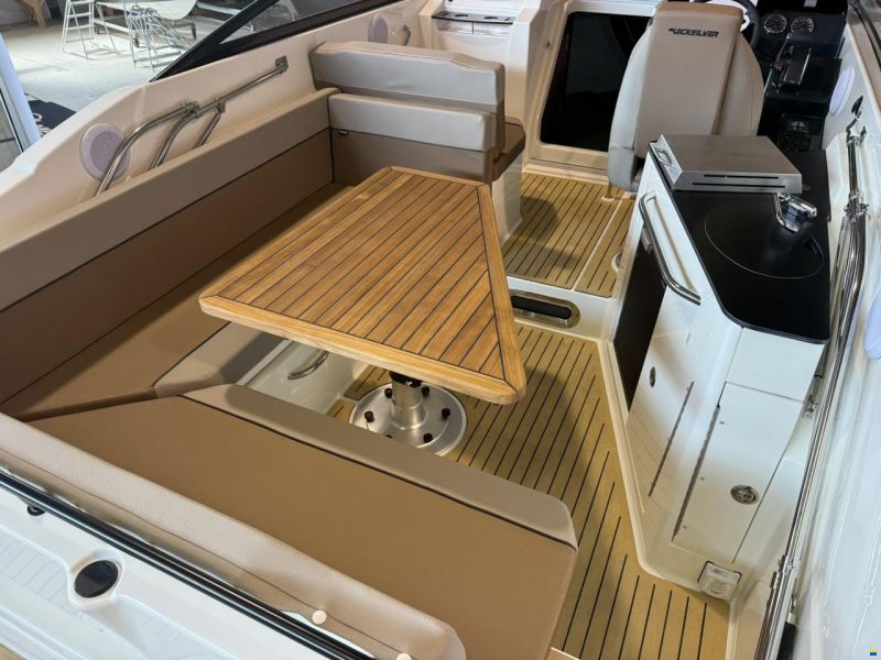 Quicksilver Activ 805 Cruiser mit 250PS