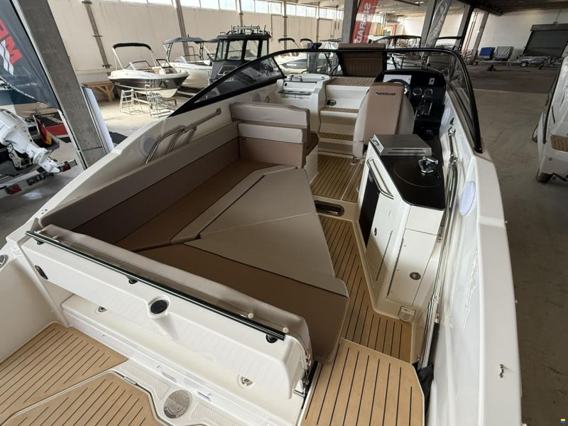 Quicksilver Activ 805 Cruiser mit 250PS