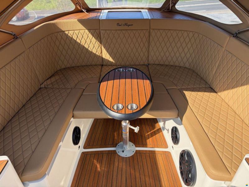 Oud Huijzer 740 Tender Occasion