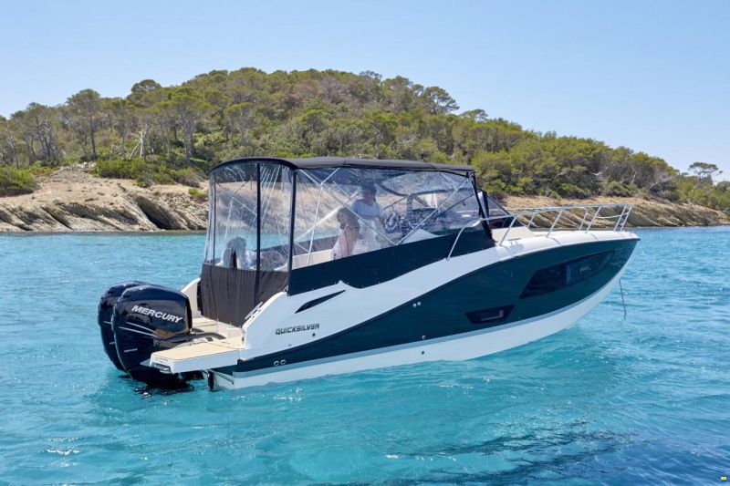 Quicksilver Activ 875 Sundeck mit 2x 250PS