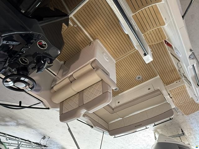 Quicksilver Activ 875 Sundeck mit 2x 250PS