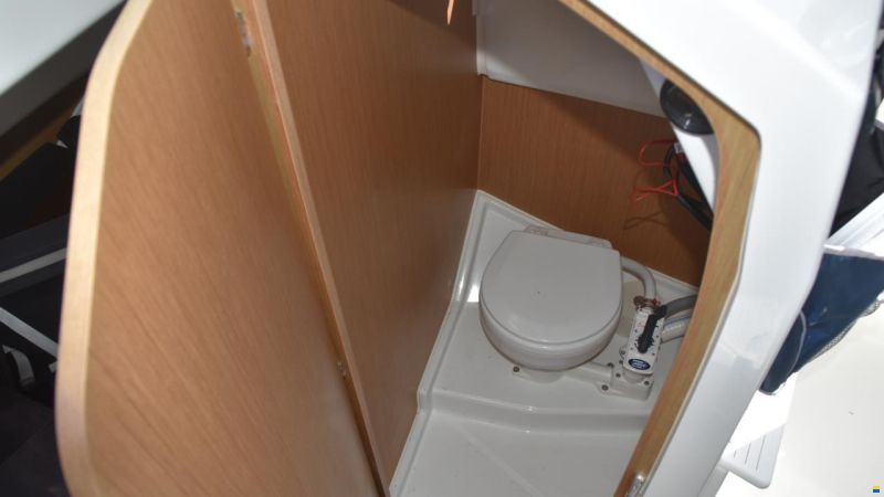 BENETEAU UTOMBORDARE BARRACUDA 8