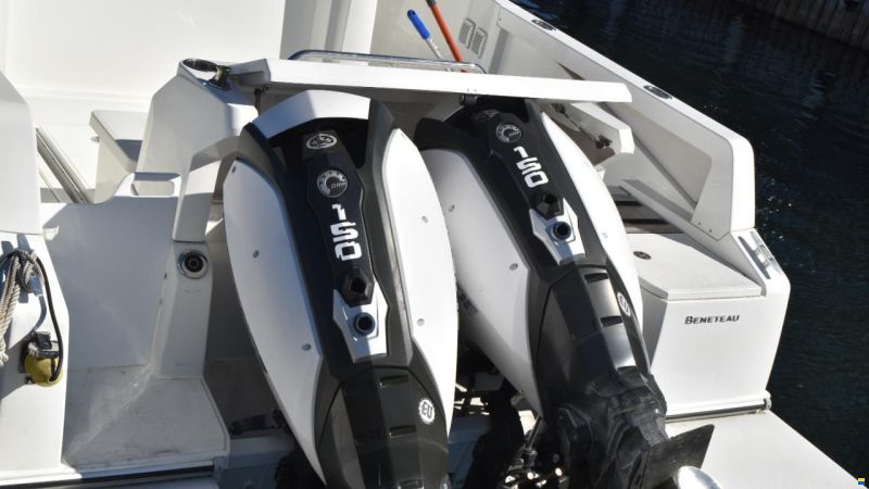 BENETEAU UTOMBORDARE BARRACUDA 8