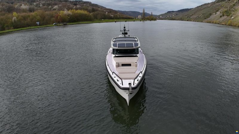 Axopar 37 XC Cross Cabin
