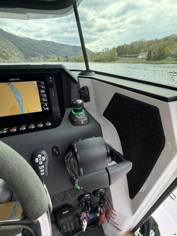 Axopar 37 XC Cross Cabin