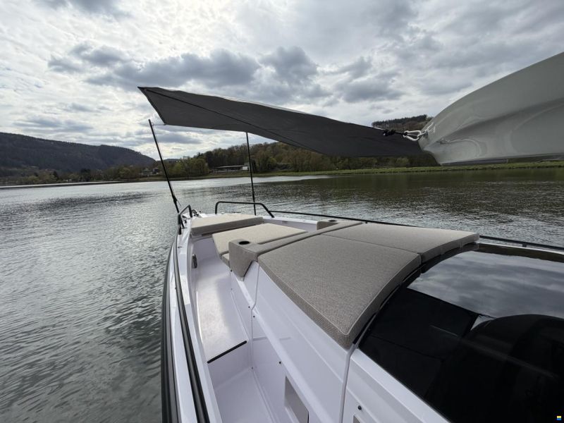 Axopar 37 XC Cross Cabin