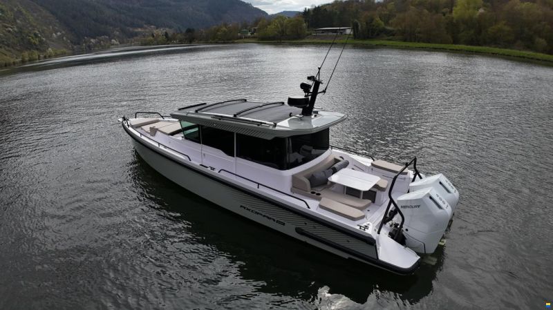 Axopar 37 XC Cross Cabin