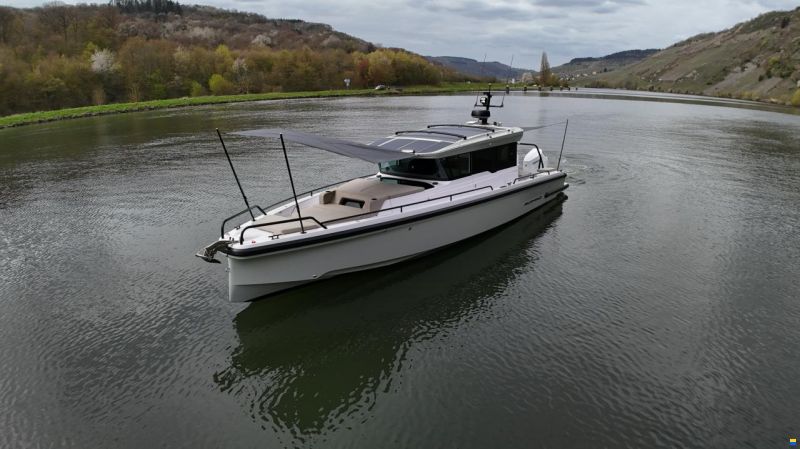 Axopar 37 XC Cross Cabin
