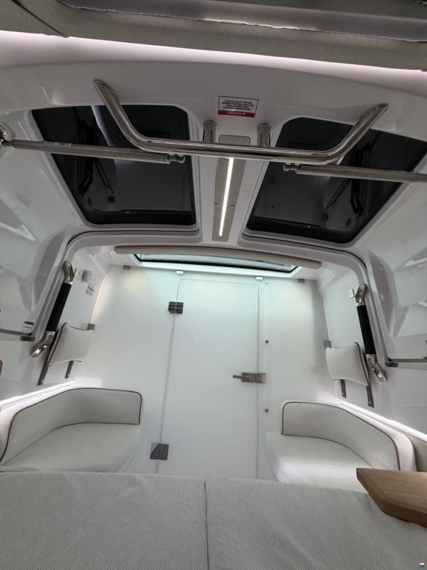 Axopar 37 XC Cross Cabin