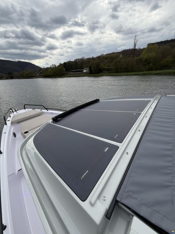Axopar 37 XC Cross Cabin