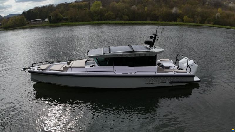Axopar 37 XC Cross Cabin