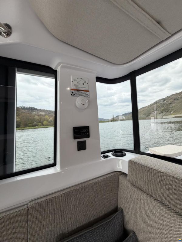 Axopar 37 XC Cross Cabin
