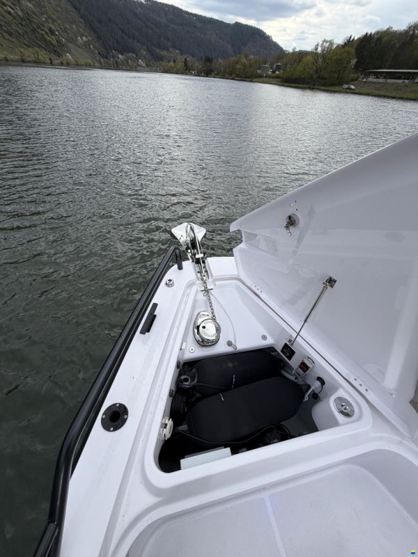 Axopar 37 XC Cross Cabin