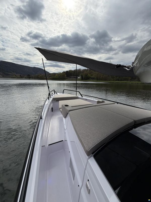 Axopar 37 XC Cross Cabin