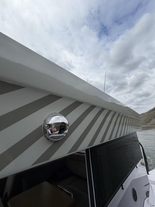 Axopar 37 XC Cross Cabin