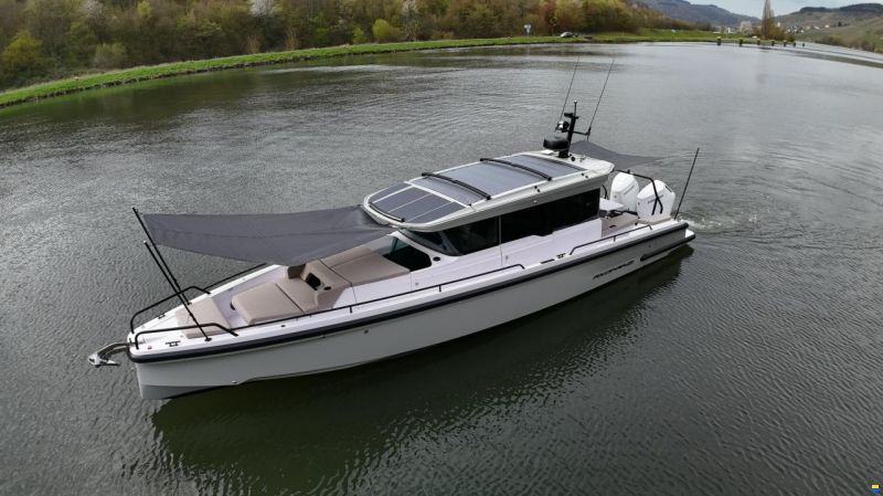 Axopar 37 XC Cross Cabin