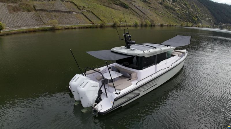 Axopar 37 XC Cross Cabin
