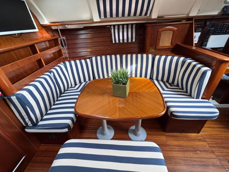 Beneteau Oceanis 381