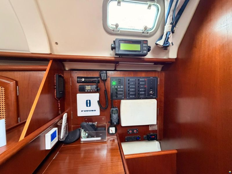 Beneteau Oceanis 381