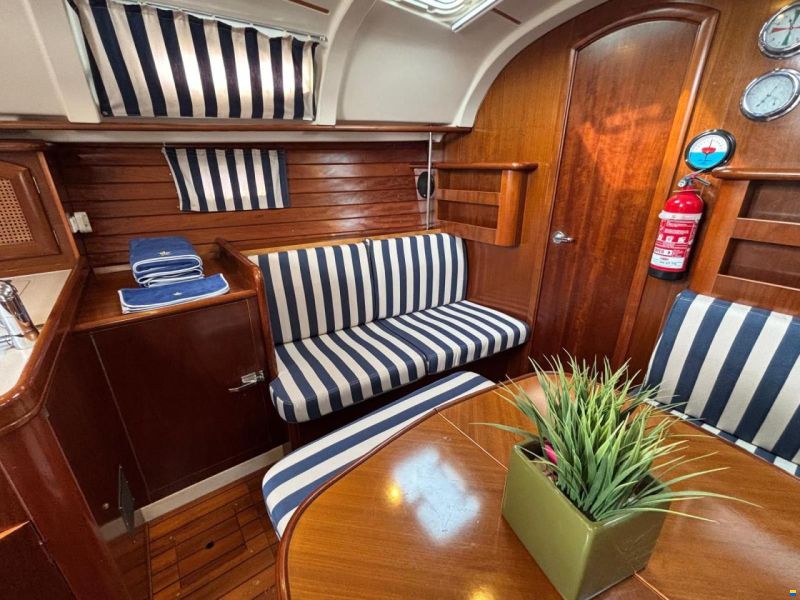 Beneteau Oceanis 381