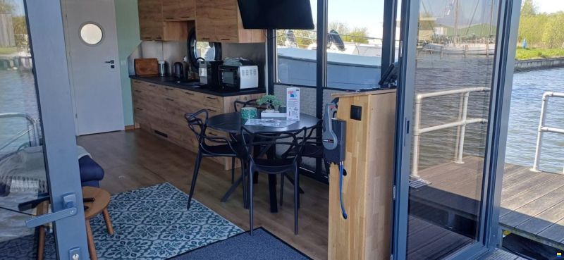 Campi 400 Houseboat Met Mooie Ligplaats
