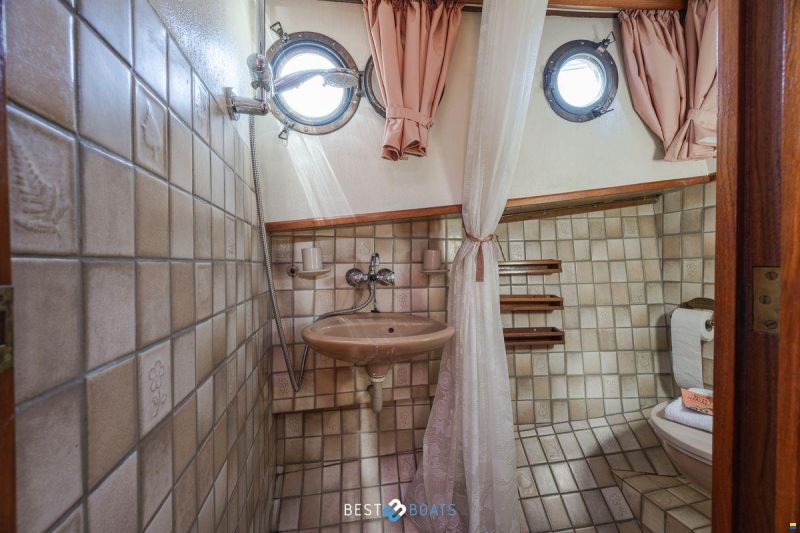 Linssen St. Jozef 1050 Salon AK-L
