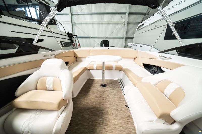 Glastron 240