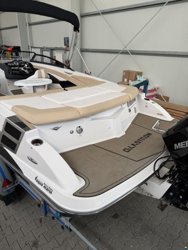 Glastron 240