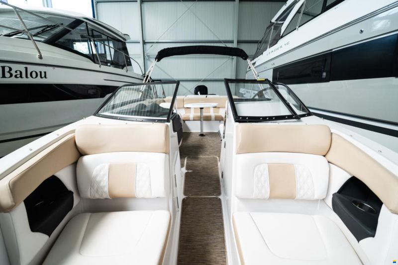 Glastron 240