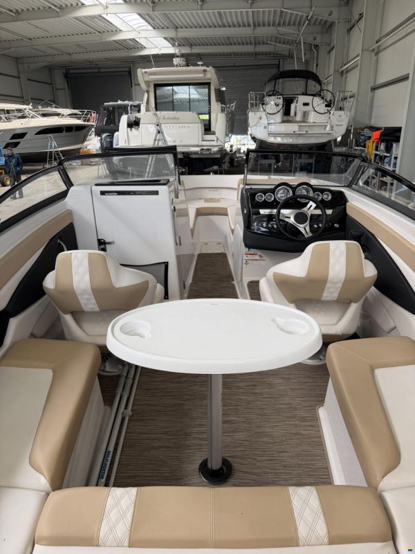 Glastron 240