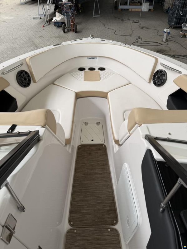 Glastron 240