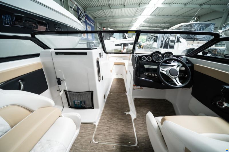 Glastron 240