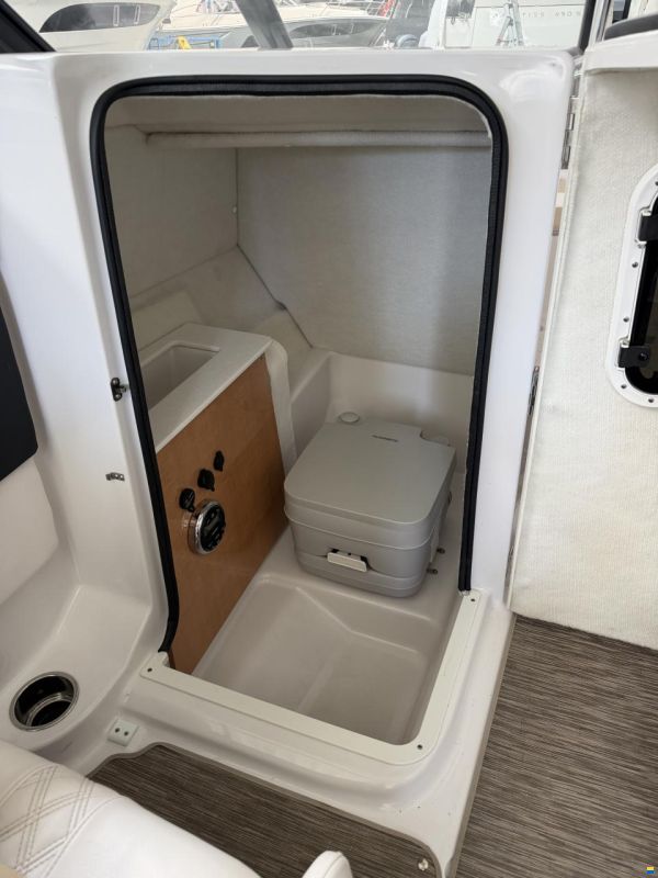 Glastron 240
