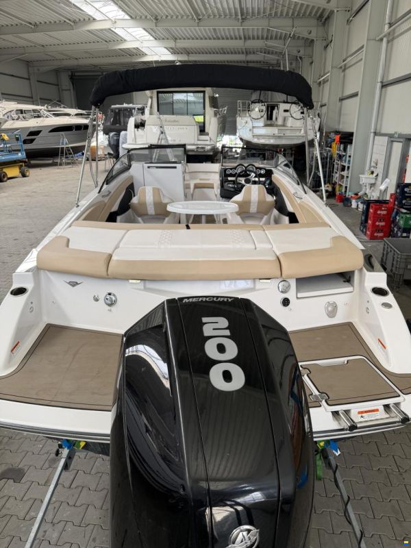 Glastron 240