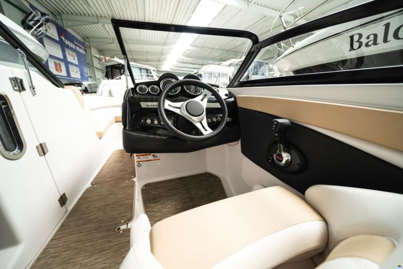 Glastron 240