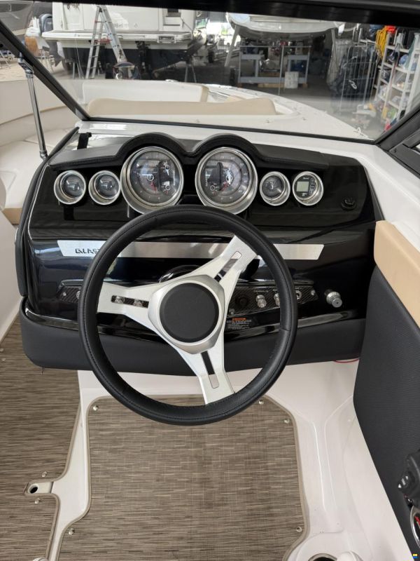 Glastron 240