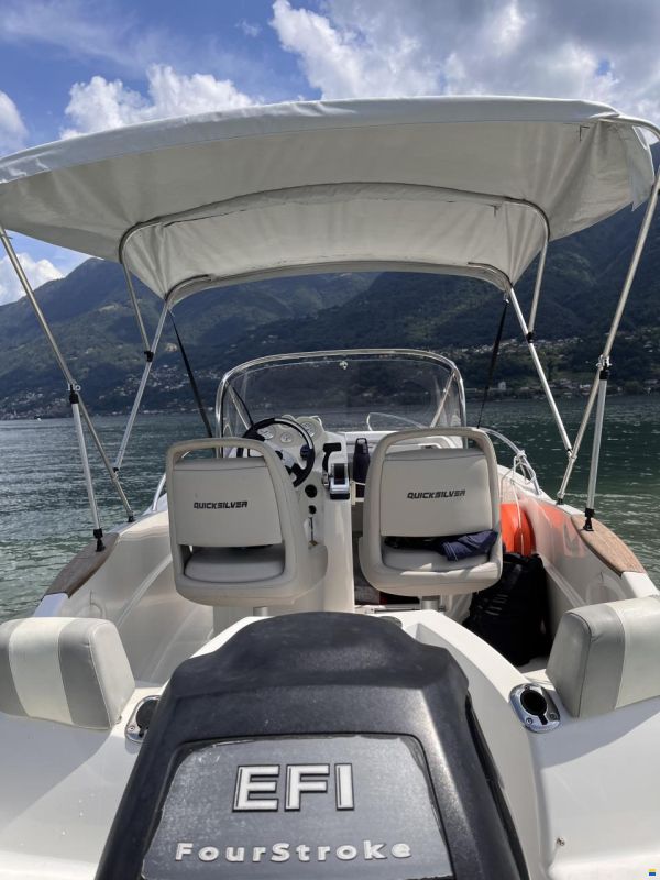 Quicksilver 555 Commander