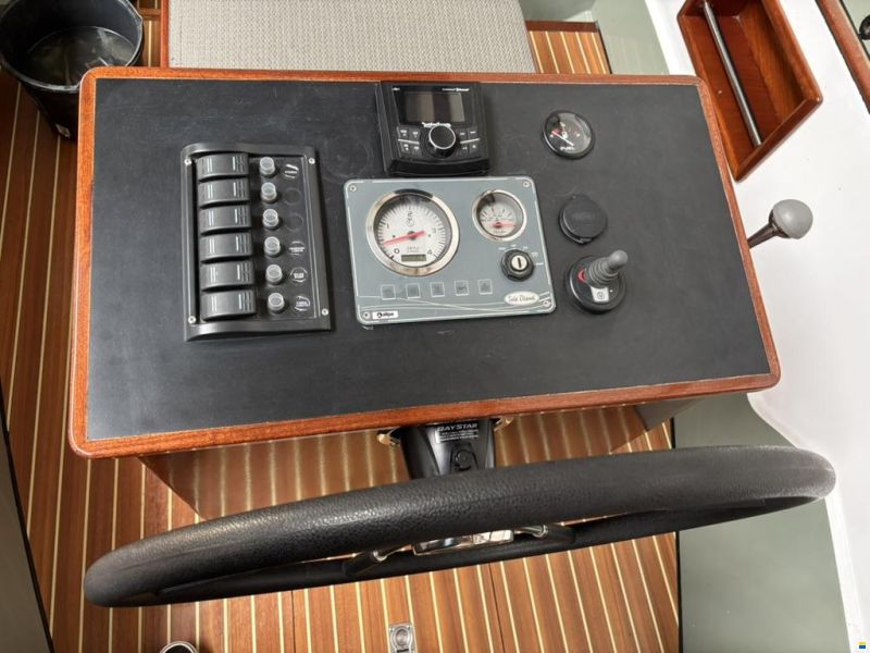 Victoria 700