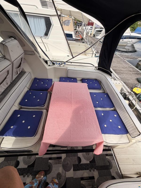 Sealine Confi 28 Family