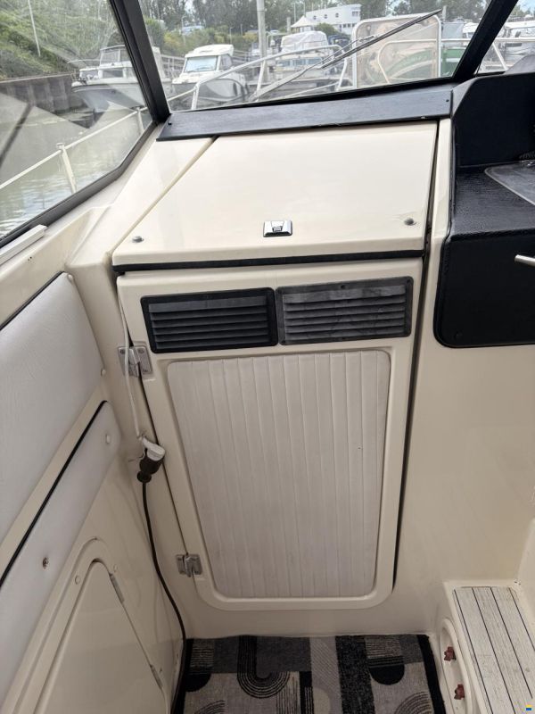 Sealine Confi 28 Family